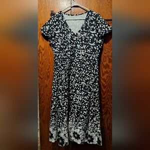 LAPA Women's Floral Black and White Dress Short Sleeve V-neck NWOT